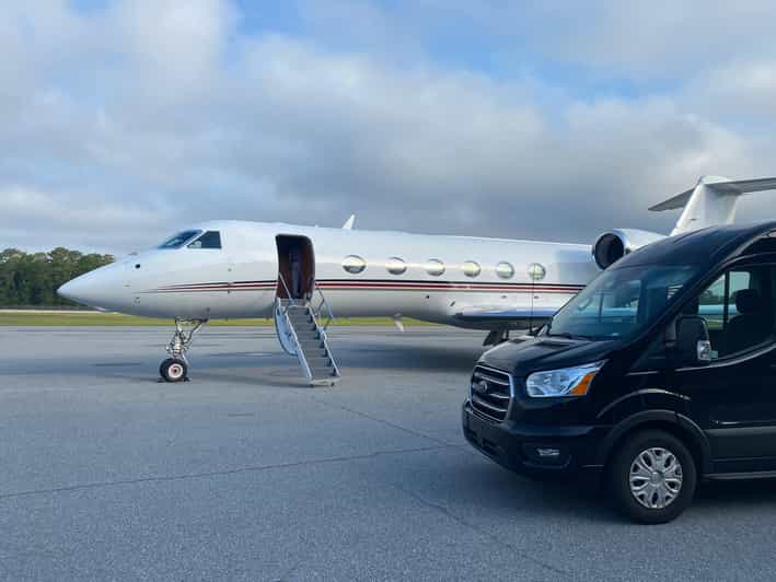 Boston Logan Airport (BOS): Private Transfer to Boston city