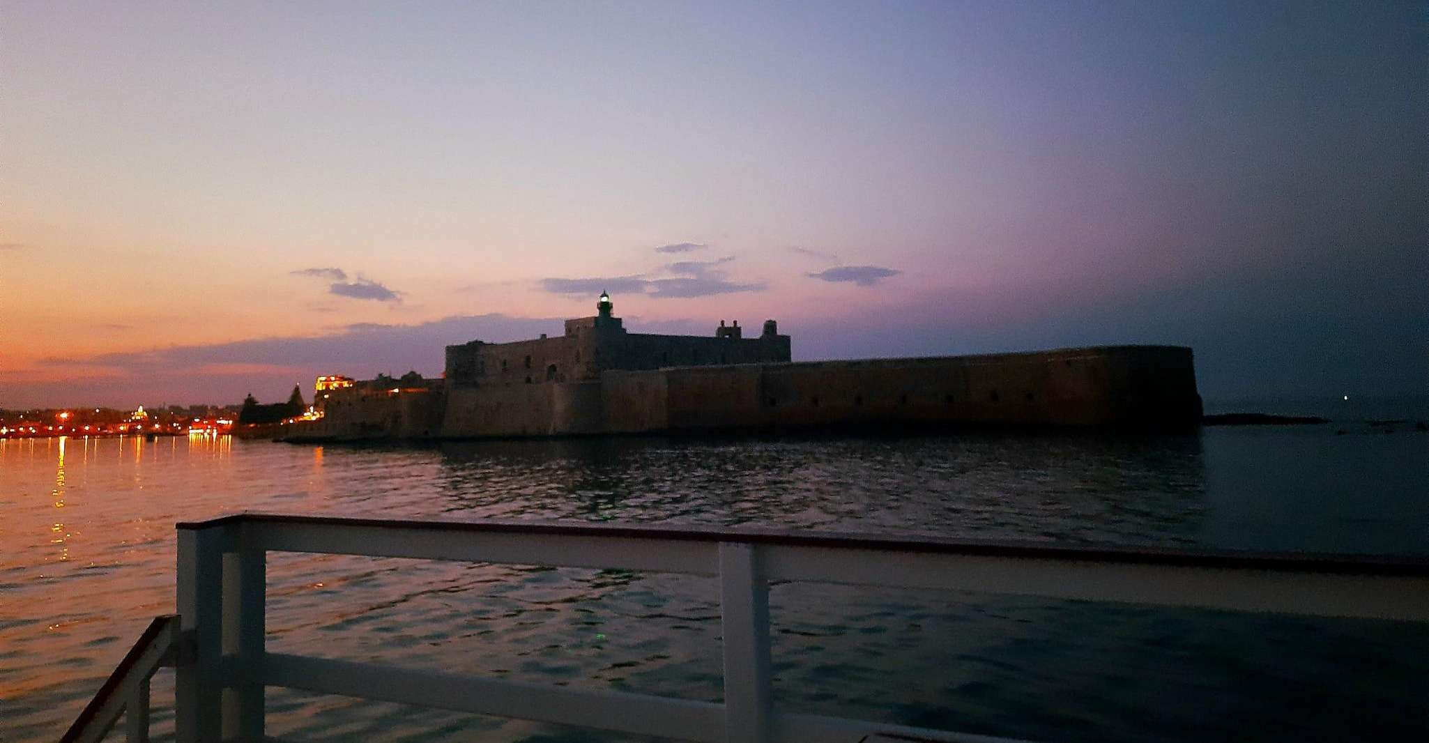 Syracuse, Sunset cruise including aperitif and swim stop - Hizvo