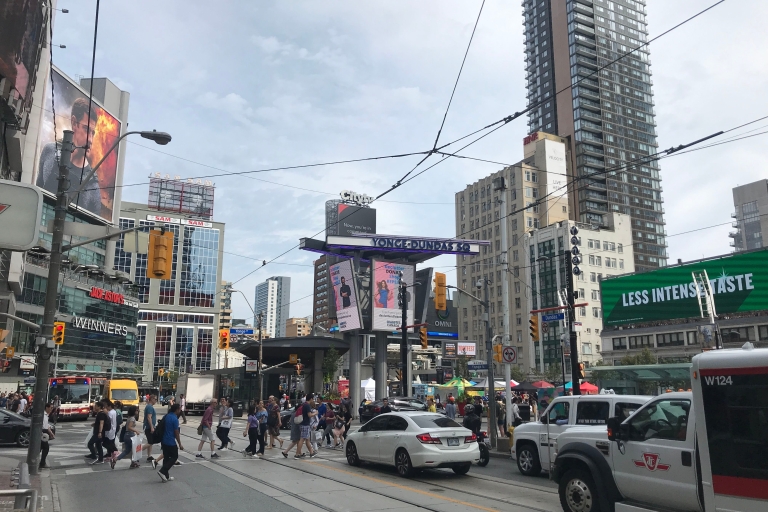 Zelfgeleide wandeltocht door het Toronto Civic Centre speurtocht