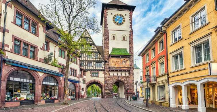 Engleski pješački obilasci povijesnog Freiburga.