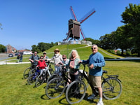 Bruges Bike Tour, coins secrets, streetart et chocolat - Hizvo