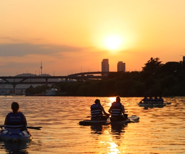 Seoul: Stand Up Paddle Board (SUP) & Kayak in Han River