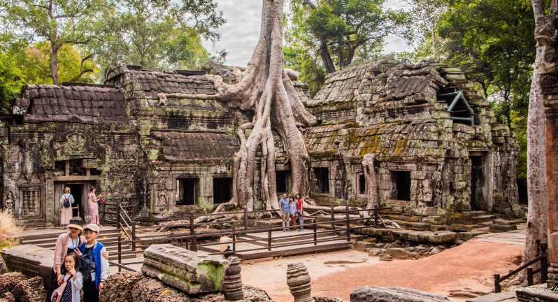 Angkor Wat: Small Circuit Tour by Only TukTuk
