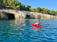 Pula, Blue Cave Kayak Tour con nuoto e snorkeling - Hizvo