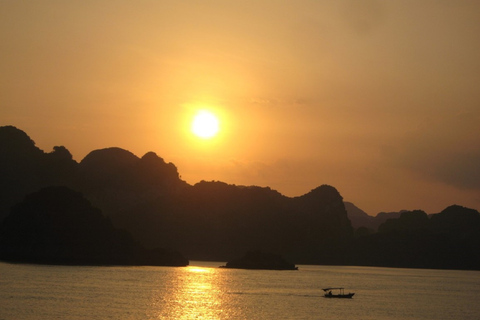 Hanoi: 3-Day Ha Long/Lan Ha Bay Cruise with Private Balcony