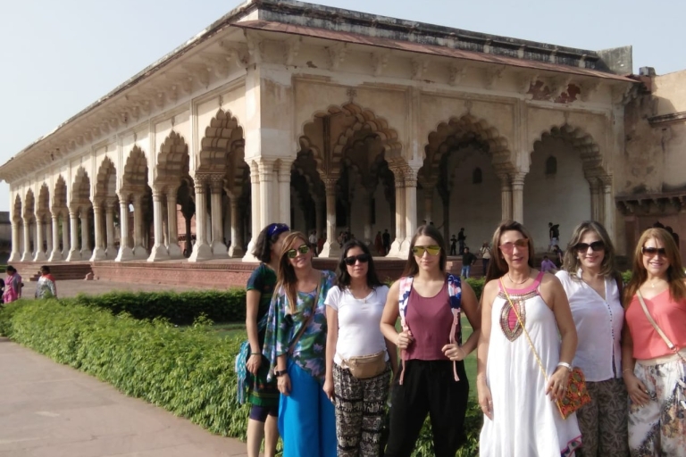 Taj Mahal Sonnenaufgangstour mit 5-Sterne-Mittagessen ab Delhi