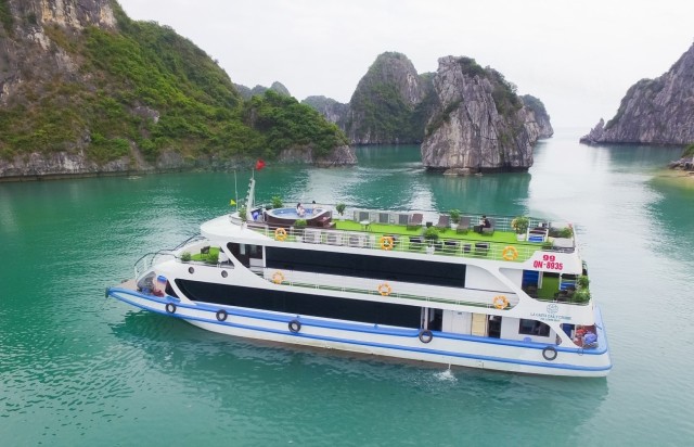 Visit From Hanoi: 1-Day Ha Long Bay Luxury Cruise with Jacuzzi in Cappadocia
