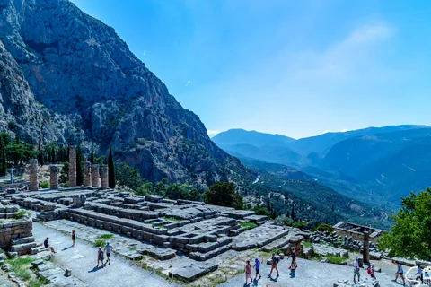 Delfos y Monasterio de Hosios Loukas Tour Privado de un Día más Almuerzo