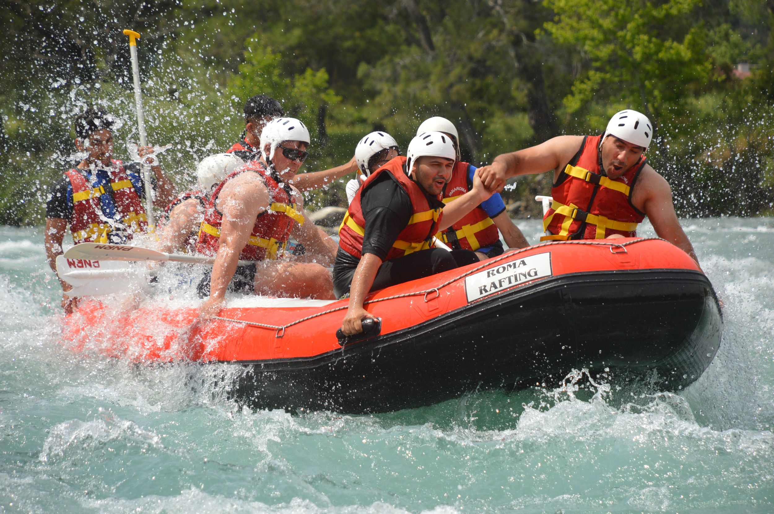 Von Side City aus: Zipline, Quad Safari, Rafting in Kombination