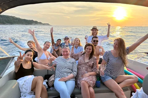Sorrento: Scenic Boat Tour with Aperitif