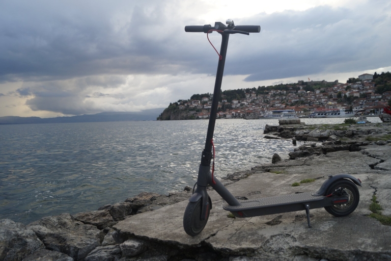 Ohrid: Miete einen E-Scooter und entdecke die Schönheit von Ohrid
