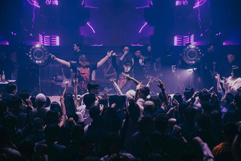 Hanoi Nightlife Bar Crawl: Music, Drinks & Good Vibes