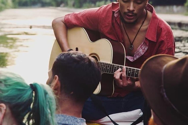London: Regent's Canal (Punting) Boat Ride with Live Music