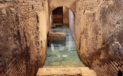 Rom: Trevi-Brunnen unterirdische Gruppentour