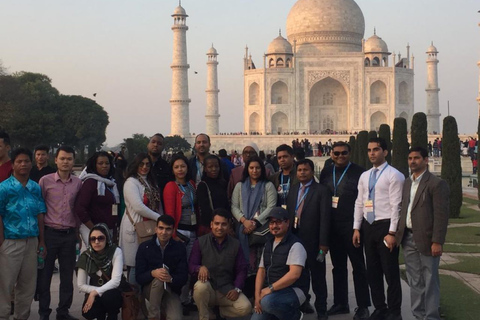 New Delhi: privé Taj Mahal-dagtrip met de Gatimaan-trein1e AC-bedrijfsstoelwagen