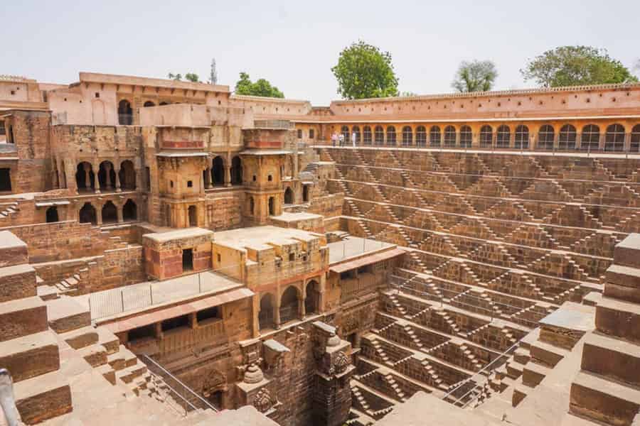 Transfer von Agra nach Jaipur über Fatehpur Sikri & Stepwell. Foto: GetYourGuide Transfer von Agra nach Jaipur über Fatehpur Sikri & Stepwell. Foto: GetYourGuide