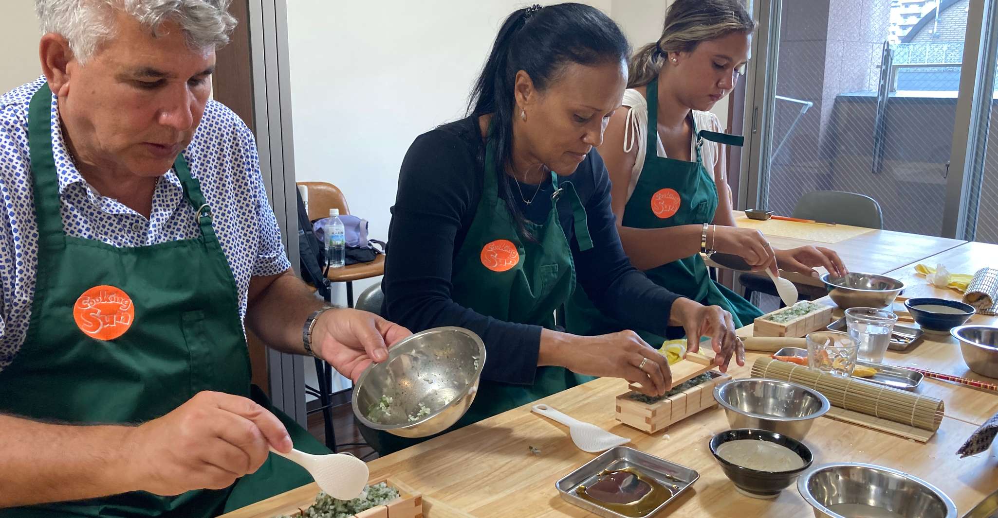Osaka: Sushi Class in Dotonbori photo 6