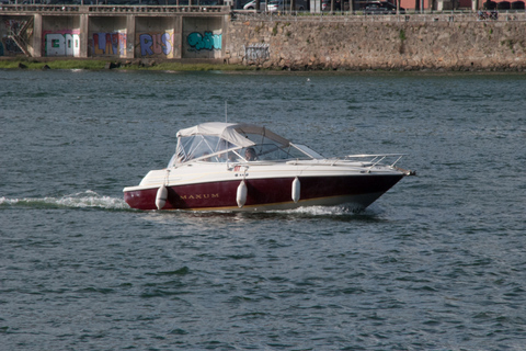 Porto:Passeio Privado de Barco no Rio Douro (max. 6px) 1u30mPasseio Privado de Barco no Rio Douro (max. 6 px) 1u30m