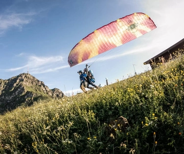 San Giovanni in Tirolo: parapendio biposto