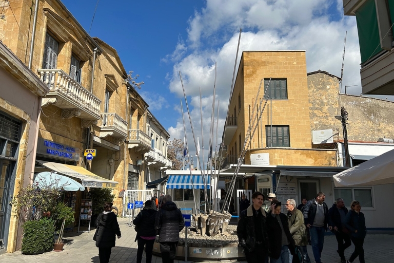 Nicosie : Traversée de la frontière avec déjeuner dans la partie orientale