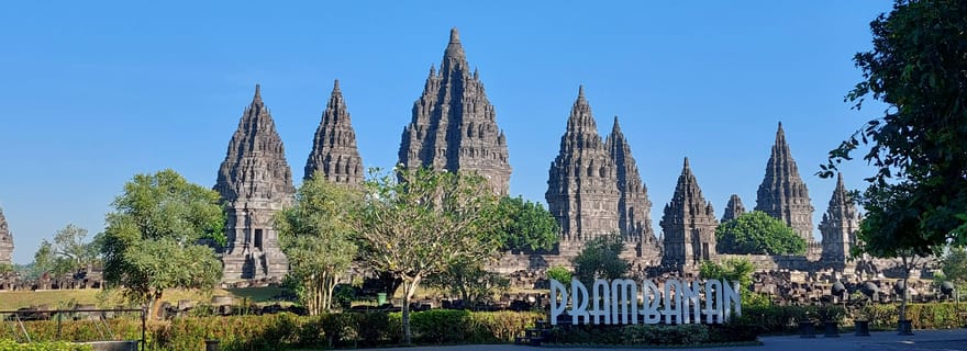 Yogyakarta : Visite matinale du temple de Prambanan et visite du palais