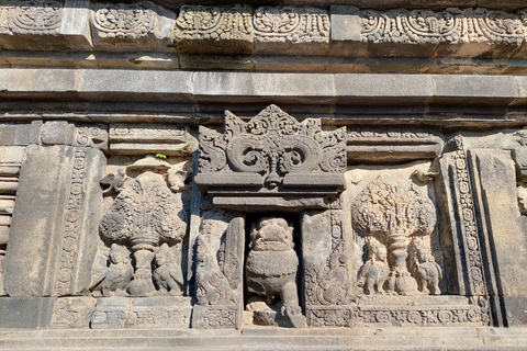 Visita Matinal al Templo de Prambanan y Visita al Palacio de Yogyakarta