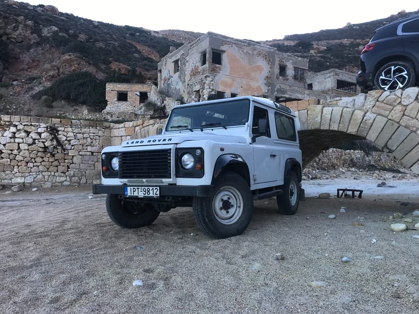Milos Safari en jeep sur l'île de Milos". GetYourGuide
