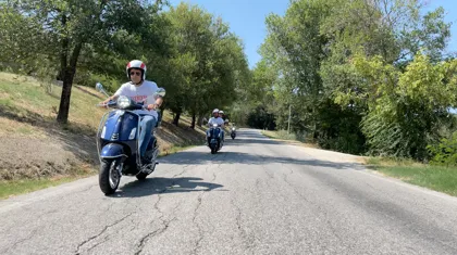 3-stündige Vespa-Tour - Die bezaubernden Schlösser von Arcevia