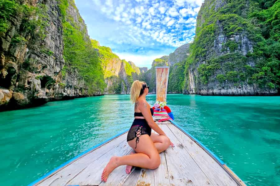 Ab Phuket: Tagestour nach Phi Phi mit privater Longtail-Tour. Foto: GetYourGuide