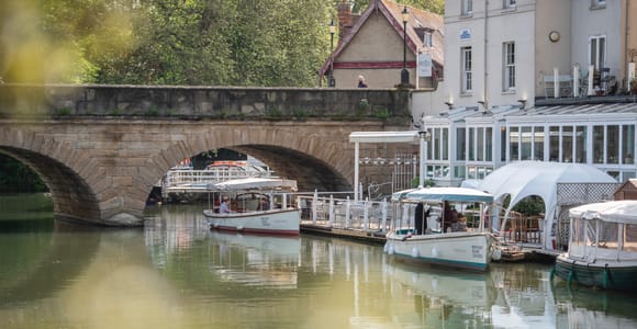Oxford: Flusskreuzfahrt mit 3-Gänge-Menü