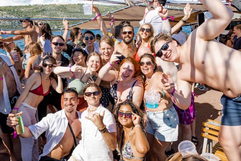 Spalato: Blue Lagoon Boat Party con DJ, Shots e After-Party