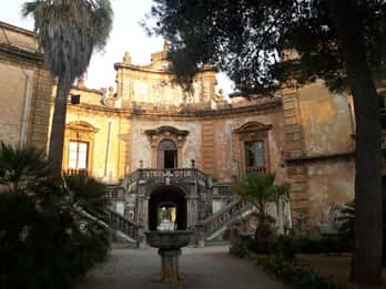 Bagheria : visite de la Villa Palagonia et itinéraire Street Food