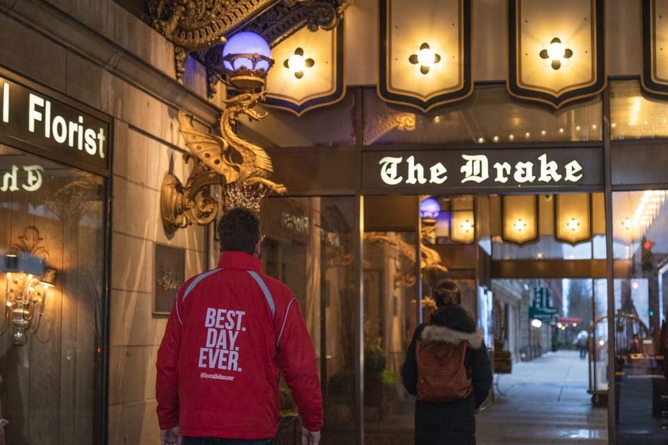 シカゴのテレビと映画のロケ地を巡るウォーキング ツアー GetYourGuide