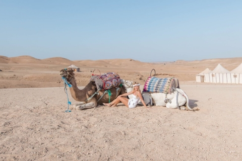 Agafay-woestijn en Atlasgebergte-tour van een hele dag met kamelen
