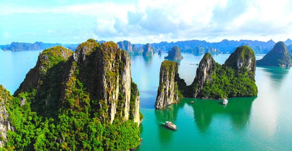 From Hanoi: Halong Bay Day Trip with Lunch and Transfers