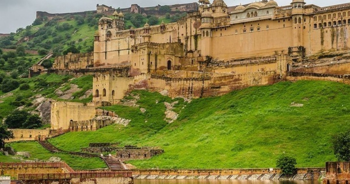 EinwegTransfer von Udaipur nach Jaipur GetYourGuide