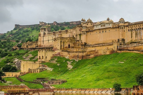 Trasferimento di sola andata da Udaipur a Jaipur