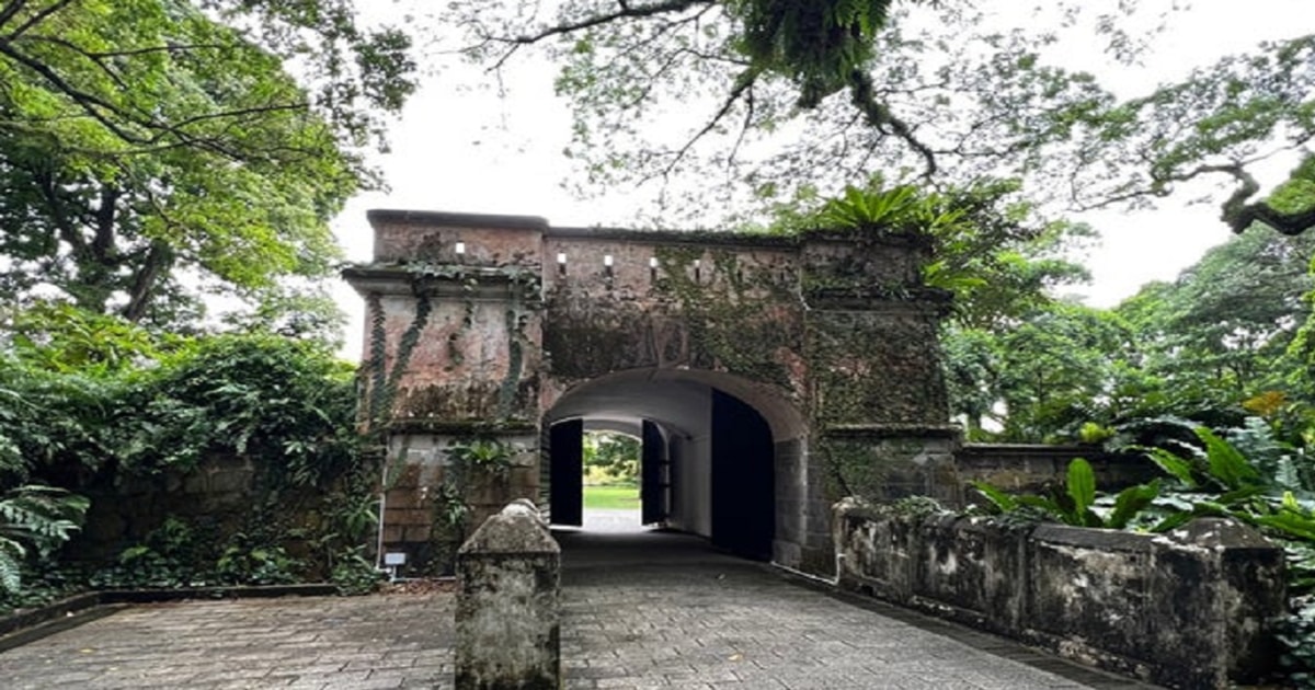Singapore Fort Canning Hill & Battlebox History Tour GetYourGuide