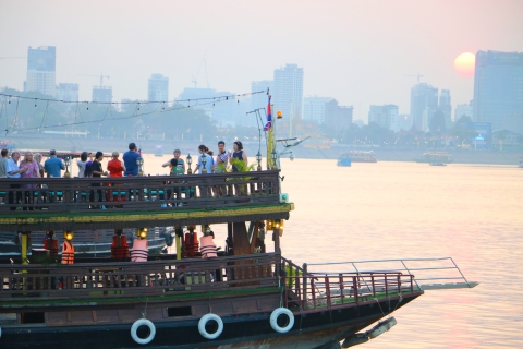 Mekong Fluss Kreuzfahrt bei Sonnenuntergang