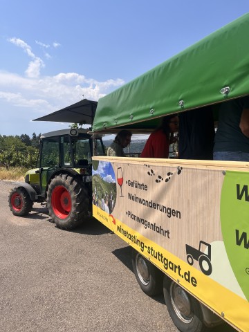 Visit Rolling Vino - covered wagon ride with Winetasting in Stuttgart