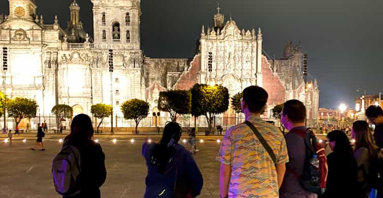 Mexico City at Night Walking tour with optional Torre Latino photo 5