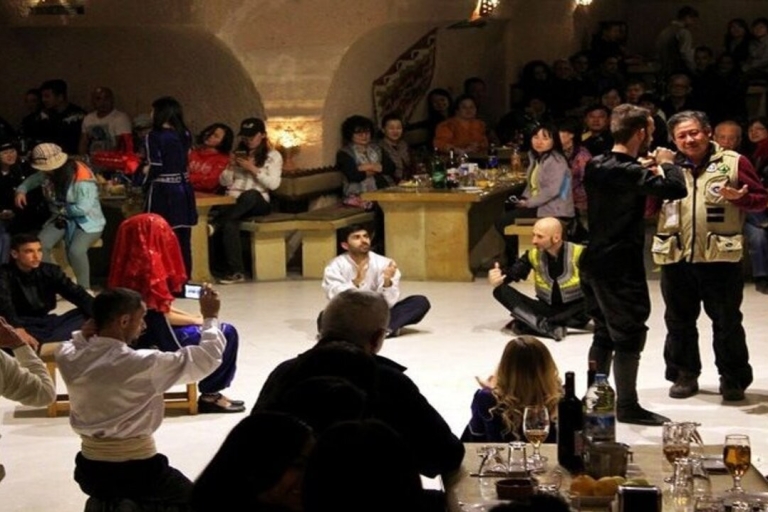 Kappadokien Türkische Nachtshow mit Abendessen