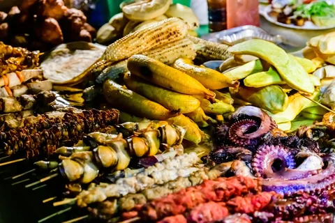 Zanzibar:Stone Town Night Tour,Darajani Market to Forodhani