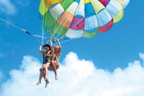 Hurghada : Excursion de plongée en apnée et parachute ascensionnel avec déjeuner et boissons