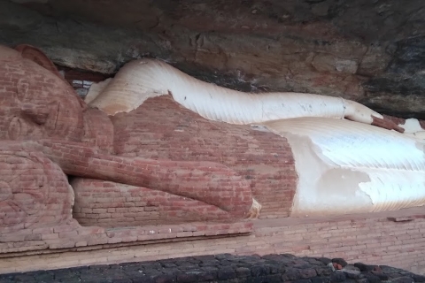 Sigiriya Lion's Rock & Dambulla Golden Cave Temple Trip