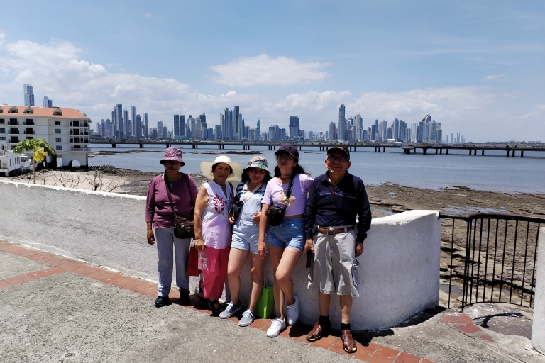 Un Recorrido por la Ciudad y los Canales diferente, como ningún otro.Visita la ciudad y el canal de Panamá como ningún otro.