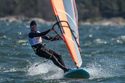Mariehamn, Åland: Anfängerkurs Dynamic Windsurfing
