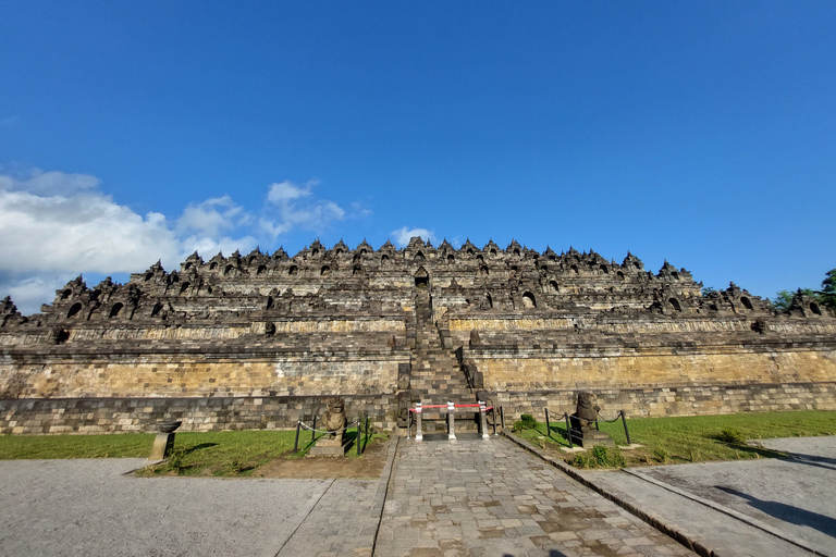 Yogyakarta: ochtendtour Prambanan-tempel en Borobudur-tourPrambanan-tempel ochtendtour en Borobudur-tempeltour