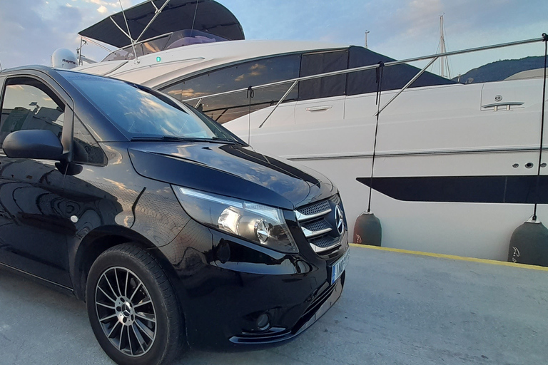 Corfu Private Transfers from/to Airport with Minivan Zone 1: Arrival or Departure Transfer