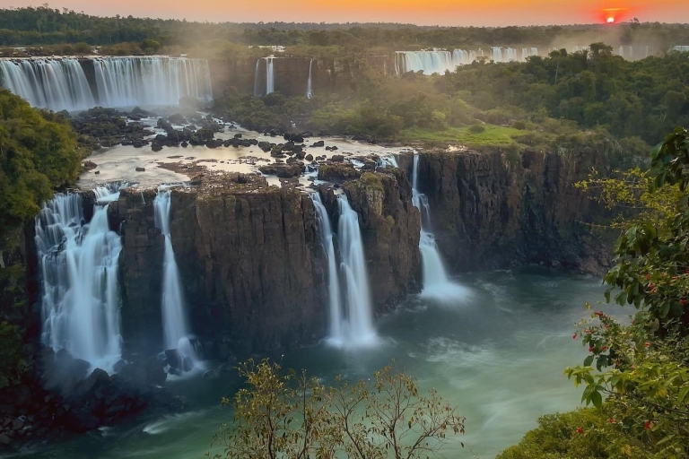 Iguazu-watervallen + Macuco Safariboot + transferBraziliaanse Iguaçu-watervallen + Macuco Safari + transfer